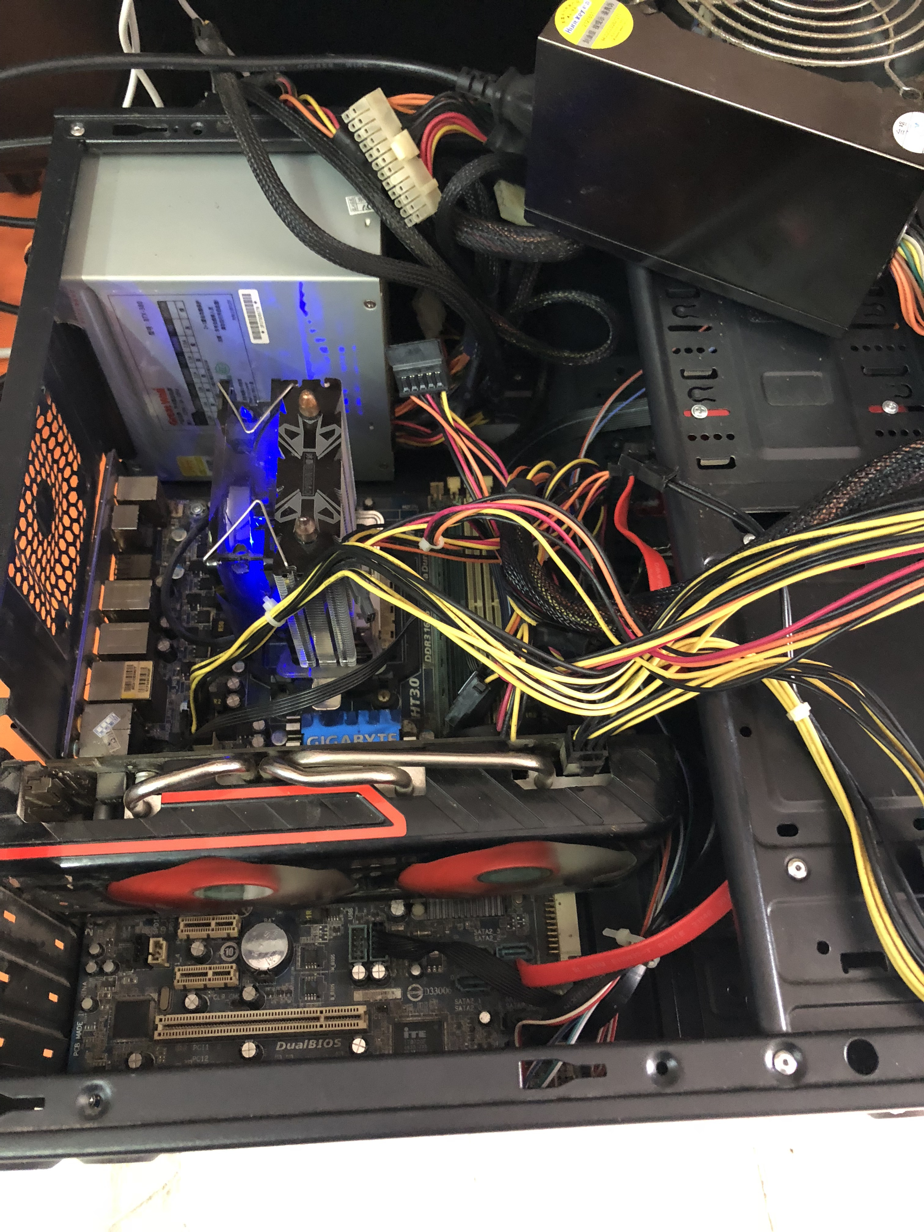 花1500元買二手電腦,去維修店保養,客戶心涼了:就是廢品!